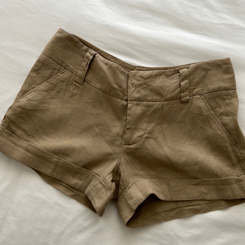 Alicia & Olivia Cady cuff short
